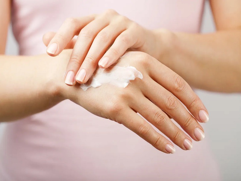 مراقبت از پوست دست